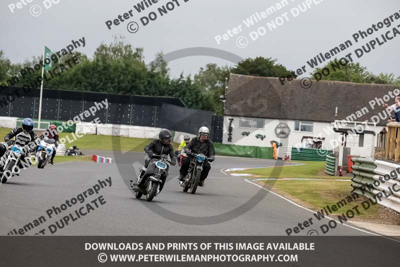 Vintage motorcycle club;eventdigitalimages;mallory park;mallory park trackday photographs;no limits trackdays;peter wileman photography;trackday digital images;trackday photos;vmcc festival 1000 bikes photographs